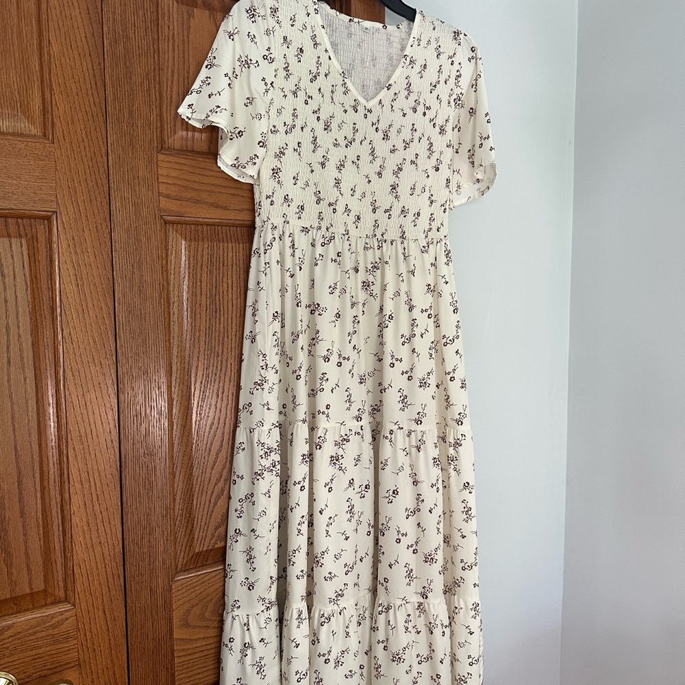 Petallush Cream and Pink Flutter Sleeve Maxi Sundress NWOT